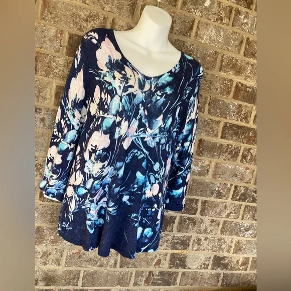 Chico’s sweater Floral Print Women's - Blue and Pink Chicos size 1 US 8 - Picture 2 of 10